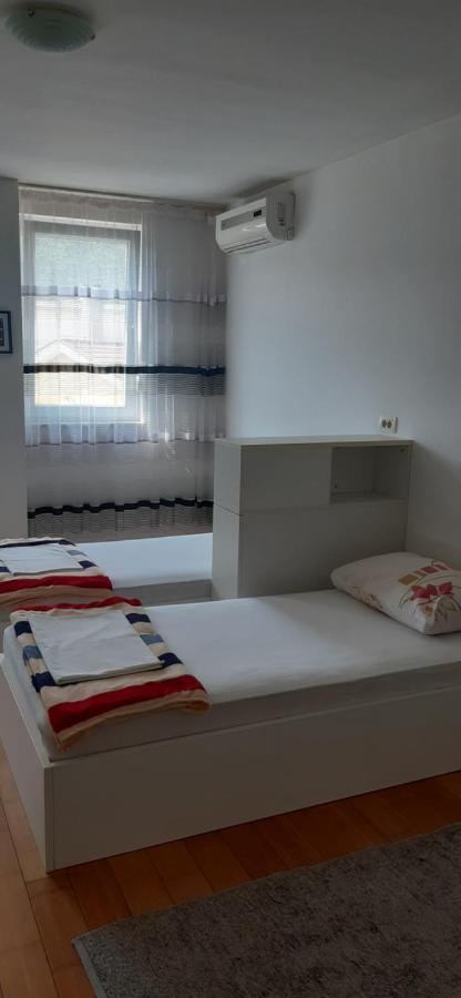 מוסטר Apartman M מראה חיצוני תמונה