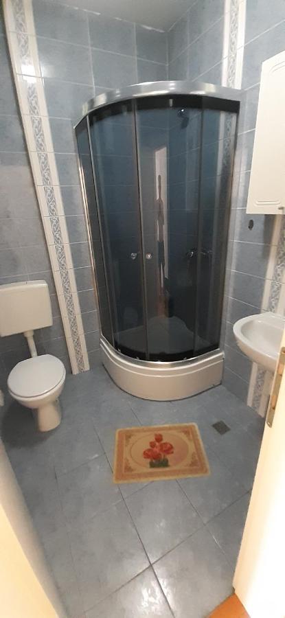 מוסטר Apartman M מראה חיצוני תמונה
